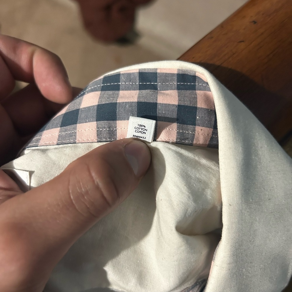 Cream Dress Shirt with Pointed Collar and Buttoned Cuffs - Picture 8 of 8